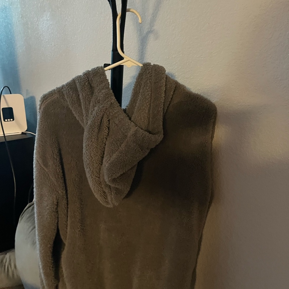 Gray fleece Jacket with Soft Texture